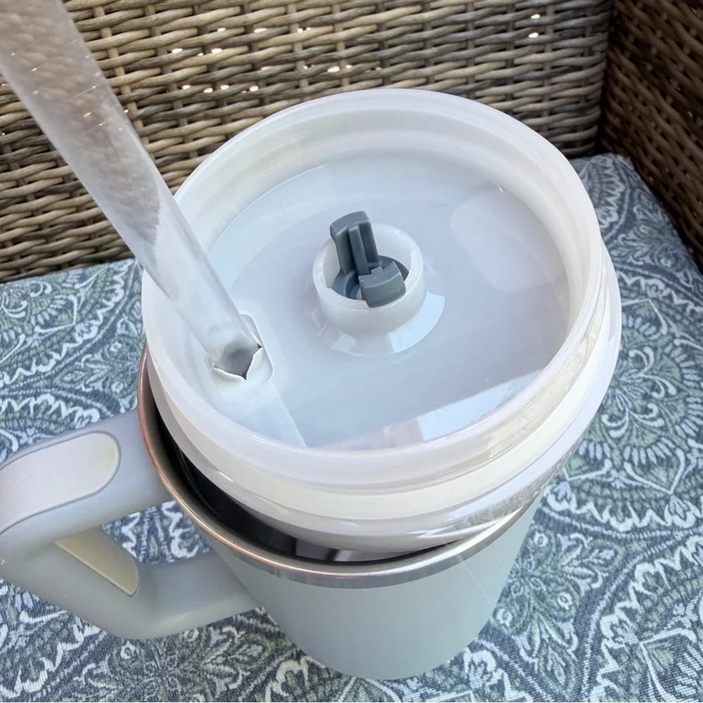 Stanley The Quencher H2.0 Flowstate Tumbler 40oz Chambray Blue Water Bottle Mug - Picture 8 of 13